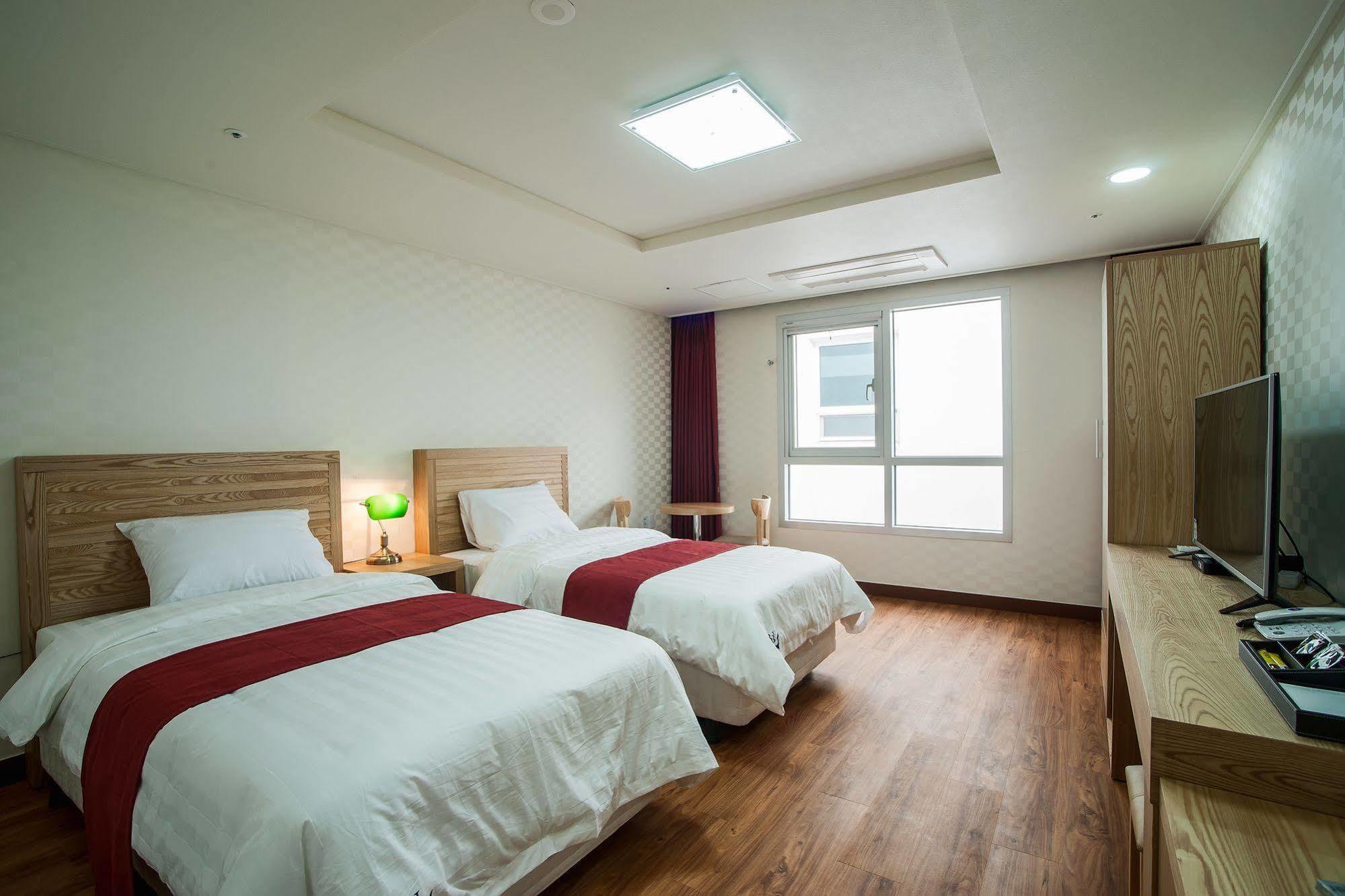 Breeze Bay Hotel Seogwipo Eksteriør bilde