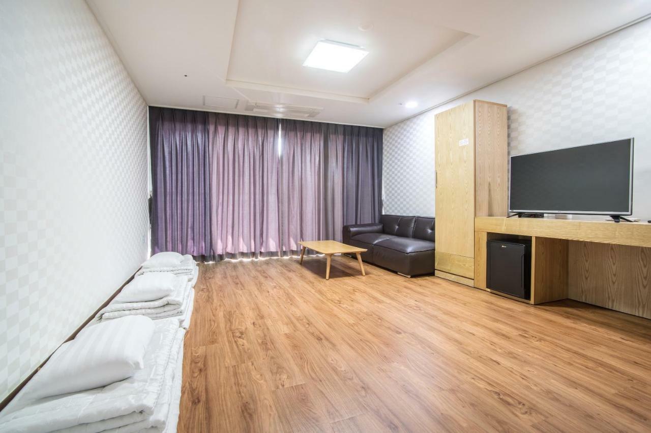 Breeze Bay Hotel Seogwipo Eksteriør bilde